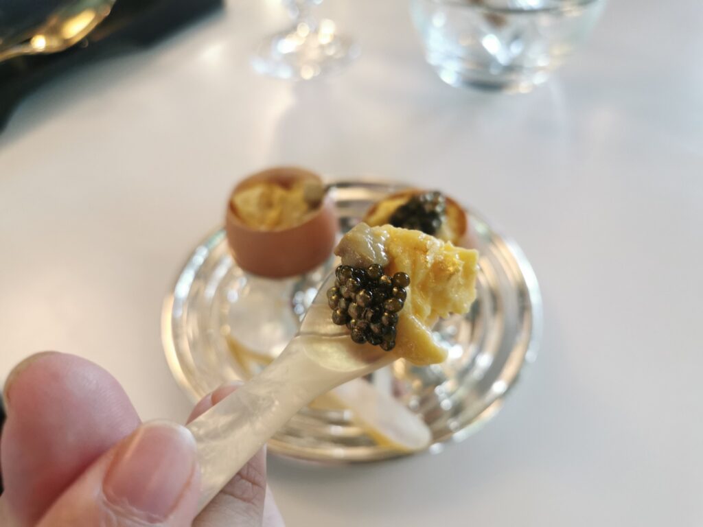 caviar cafe