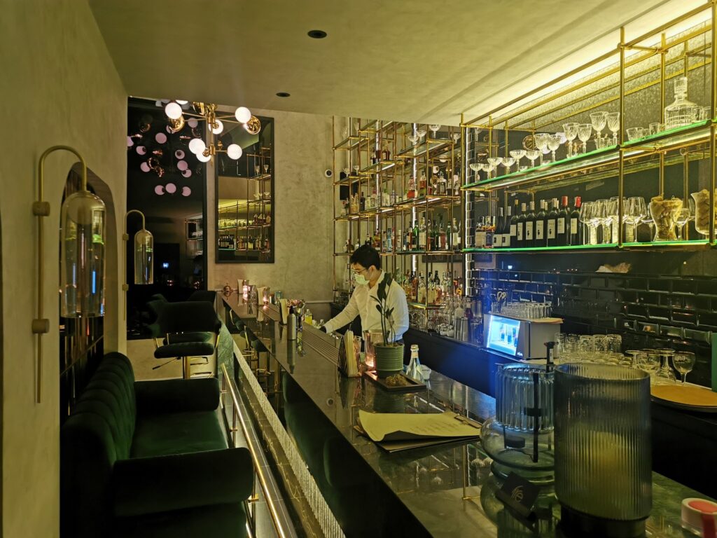 TRE Bar & Bistro